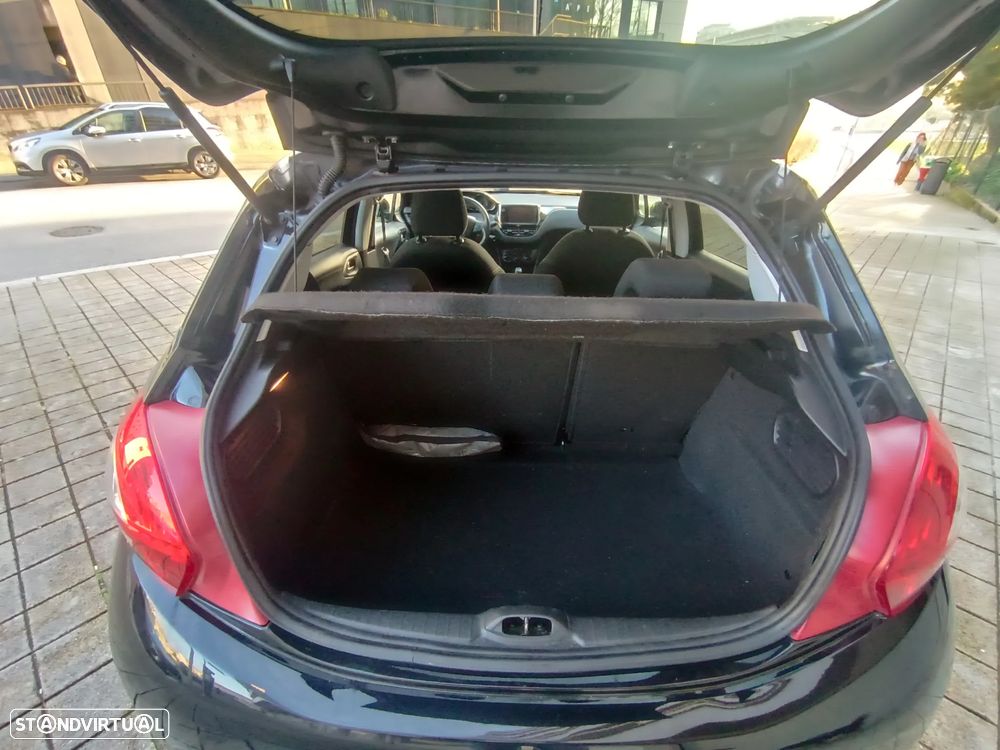 Peugeot 208 1.4 HDi Allure - 22