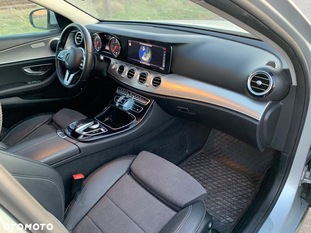 Mercedes-Benz Klasa E 220 d 4-Matic Avantgarde - 30