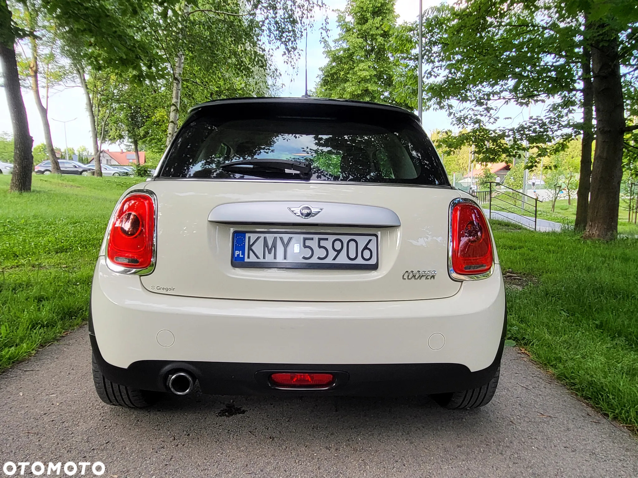 MINI Cooper Essential Trim - 16