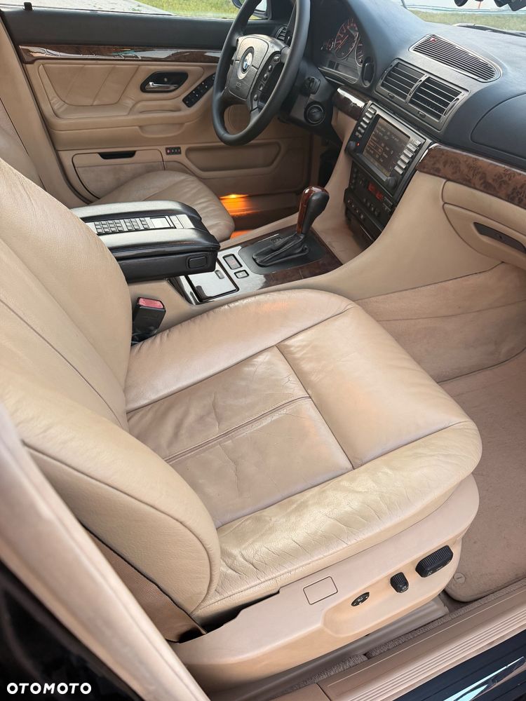 BMW Seria 7 728i L - 25