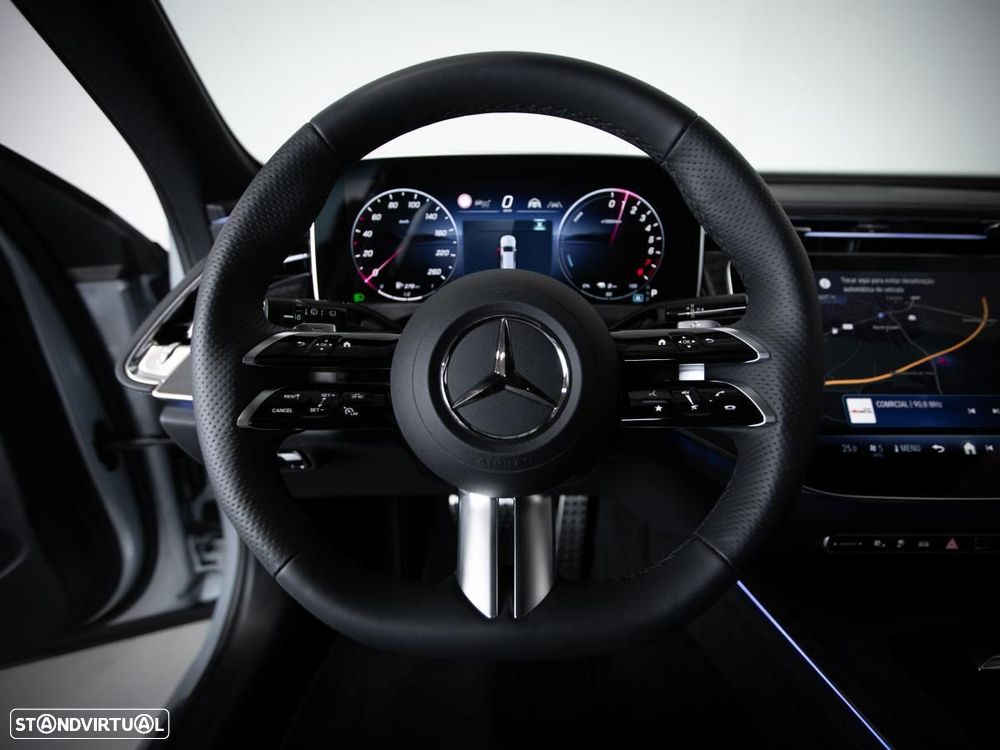 Mercedes-Benz E 300 Standard - 23