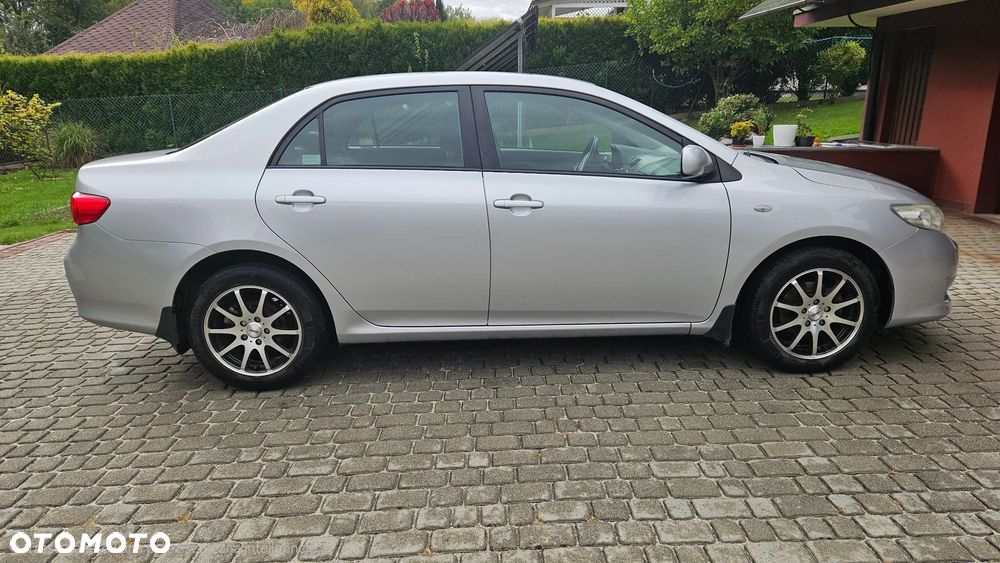 Toyota Corolla - 4