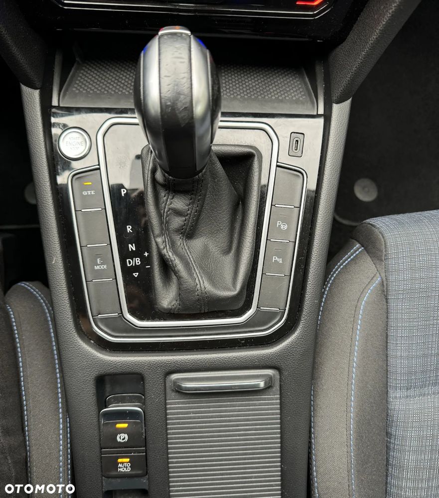Volkswagen Passat - 37