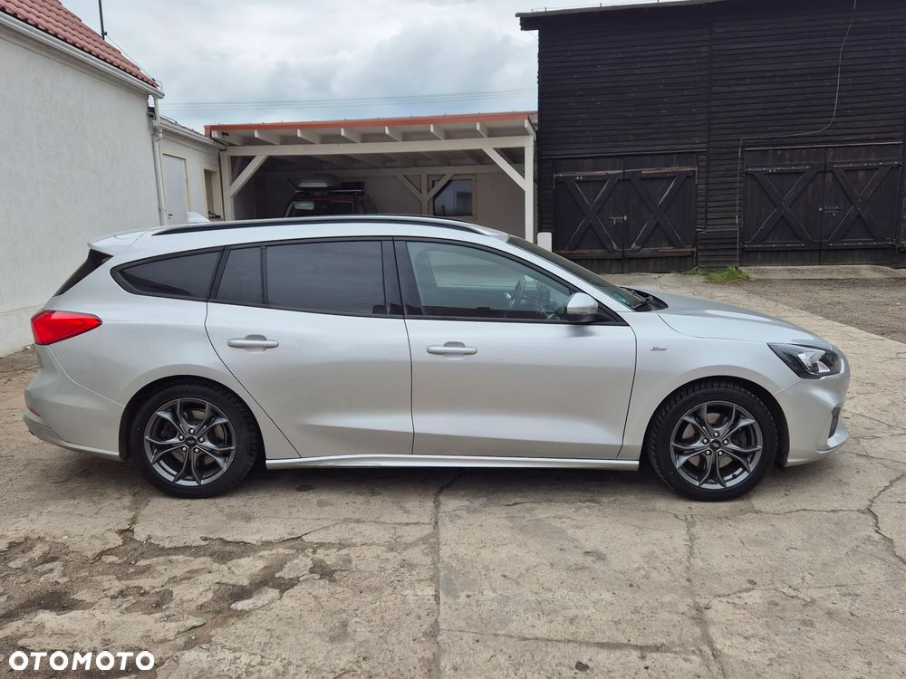 Ford Focus 1.5 EcoBlue Start-Stopp-System ST-LINE DESIGN - 12