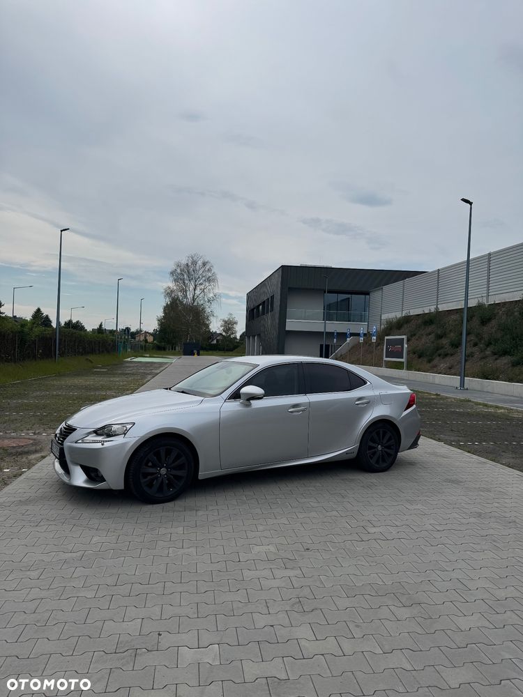 Lexus IS 300h Prestige - 2