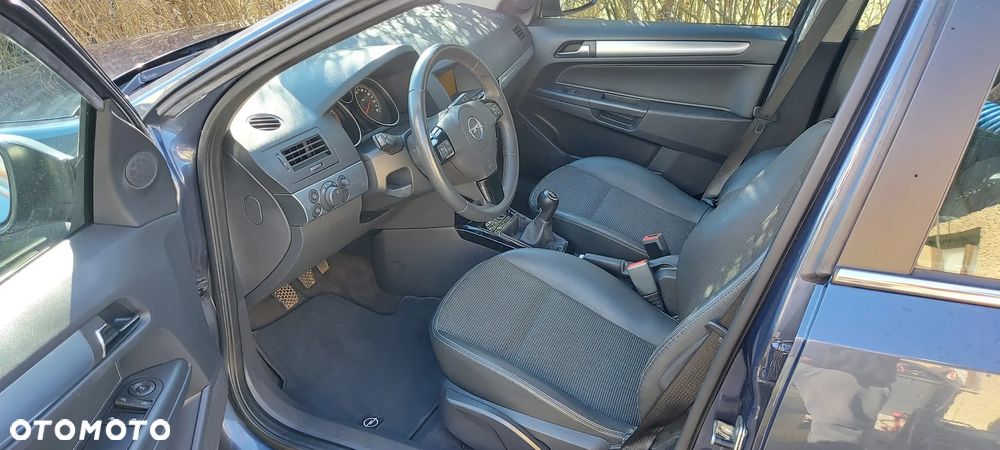Opel Astra 1.8 Edition Plus - 26