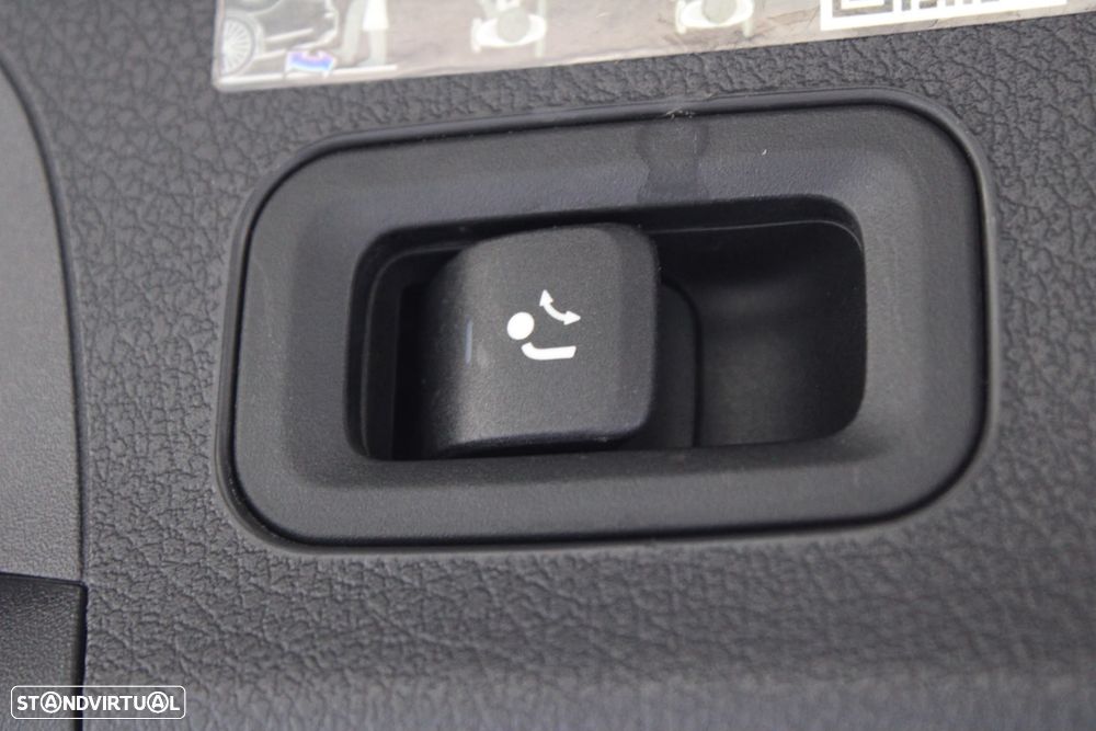 Mercedes-Benz CLA 200 7G-DCT Edition AMG Line - 26