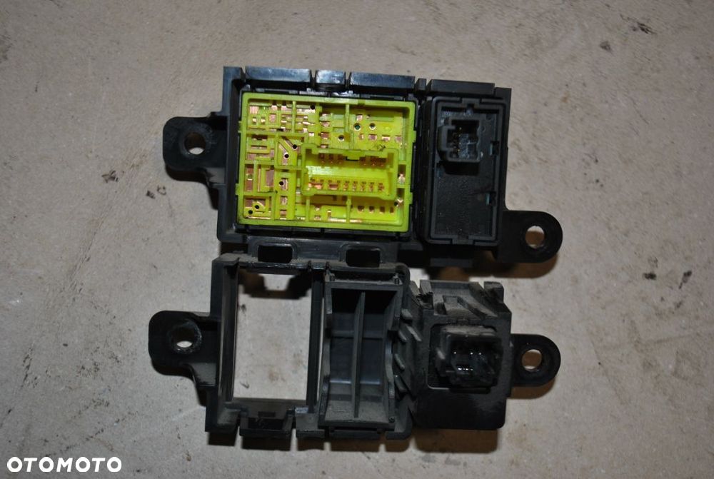 Przełącznik lusterek Juke - 2