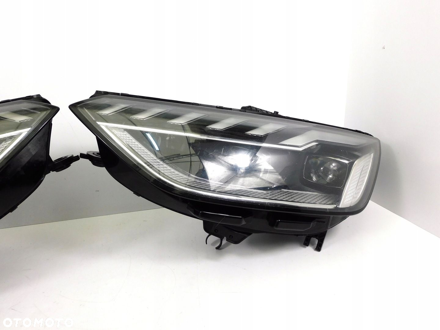 AUDI A4 B9 8W LIFT LAMPA PRAWA LEWA MATRIX - 4