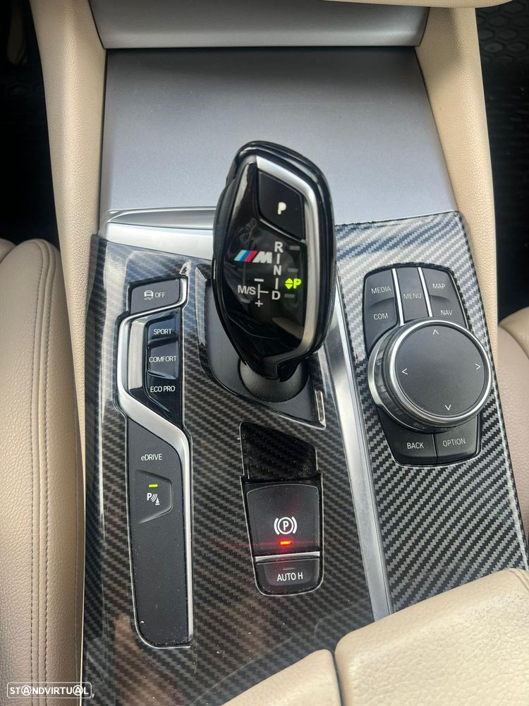 BMW 530 e iPerformance Line Luxury - 8