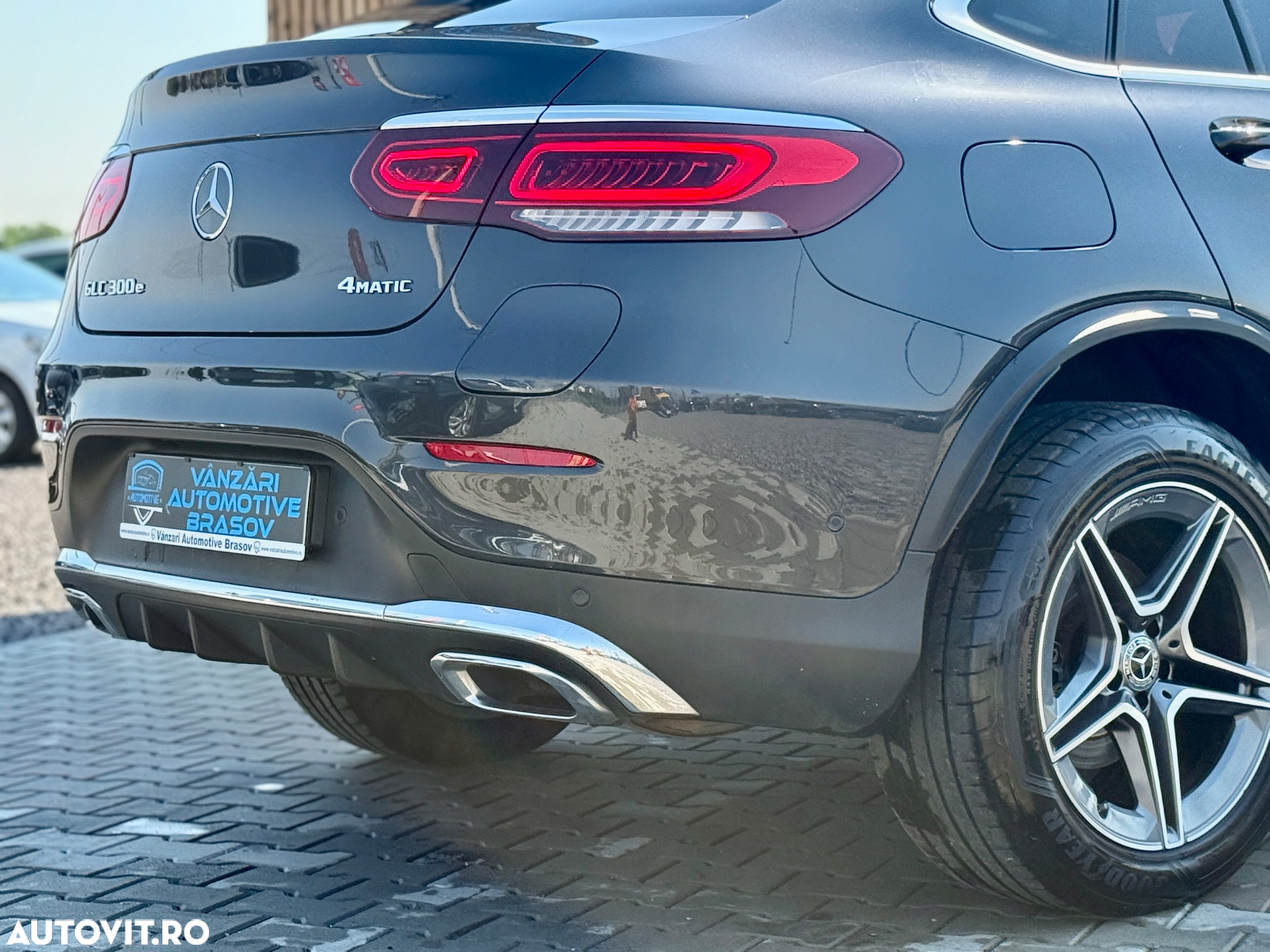 Mercedes-Benz GLC Coupe 300 e 4Matic 9G-TRONIC AMG Line - 17