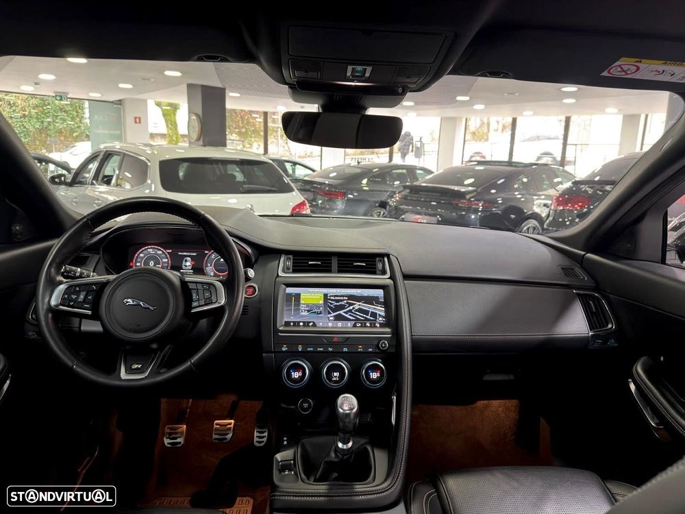Jaguar E-Pace 2.0 i4D R-Dynamic S - 36