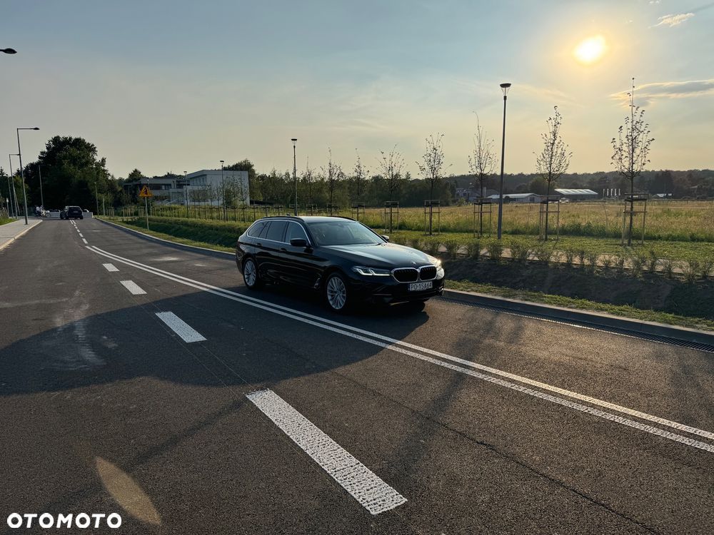 BMW Seria 5 530i xDrive mHEV - 18