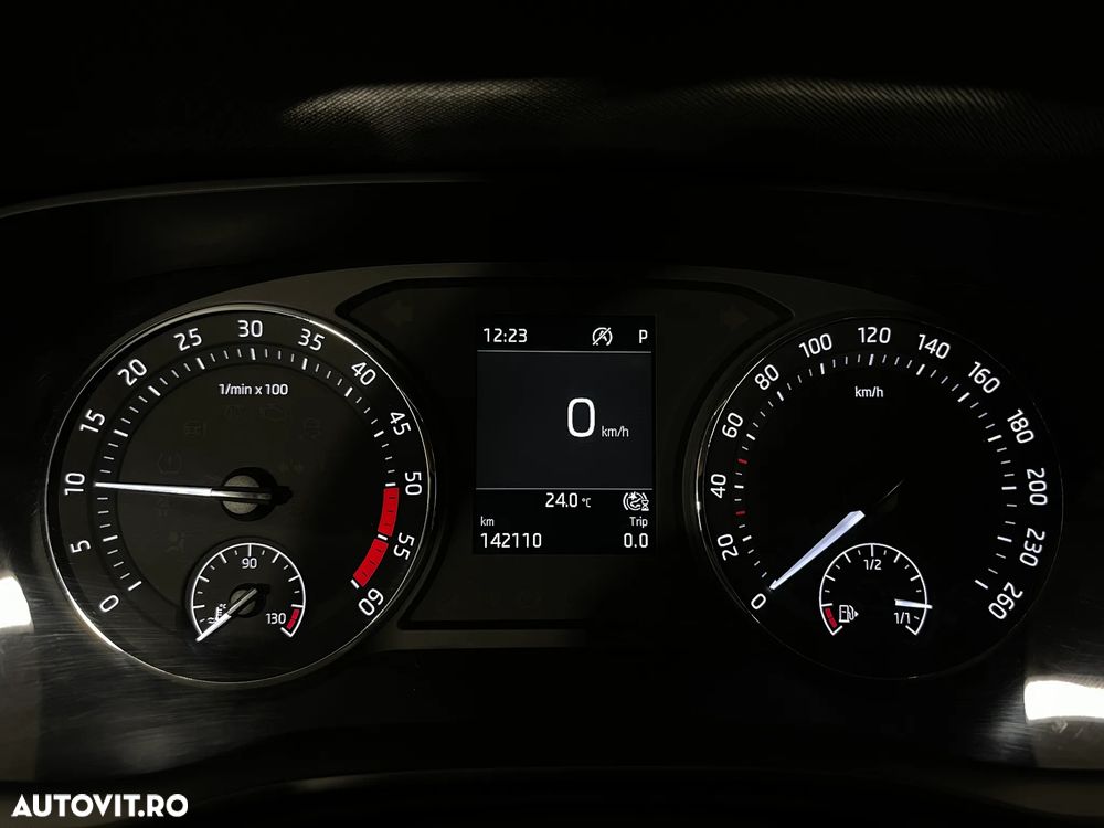 Skoda Octavia 2.0 TDI DSG Ambition - 29