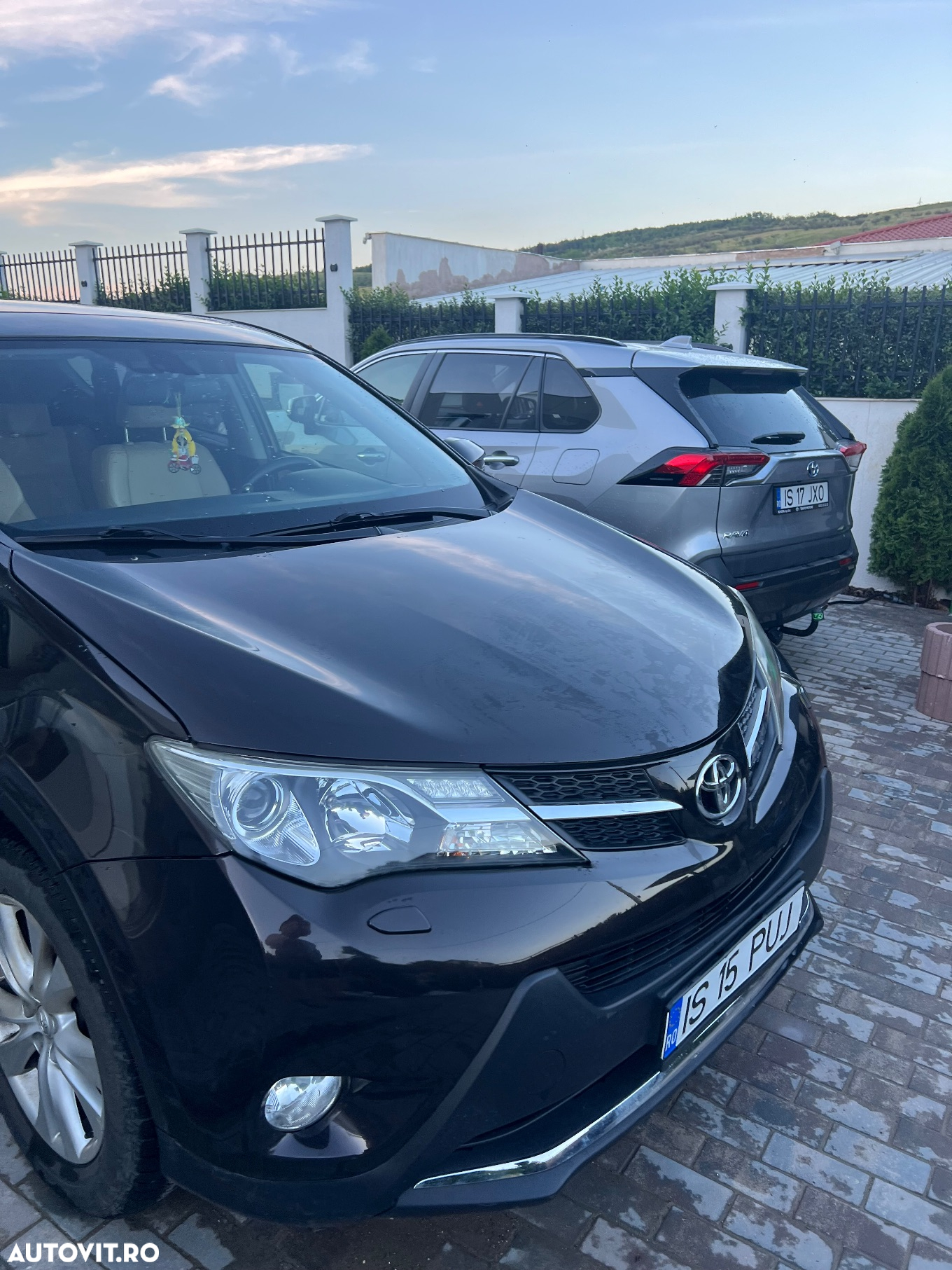 Toyota RAV4 2.2 D-4CAT 4WD Aut Luxury 18" - 2