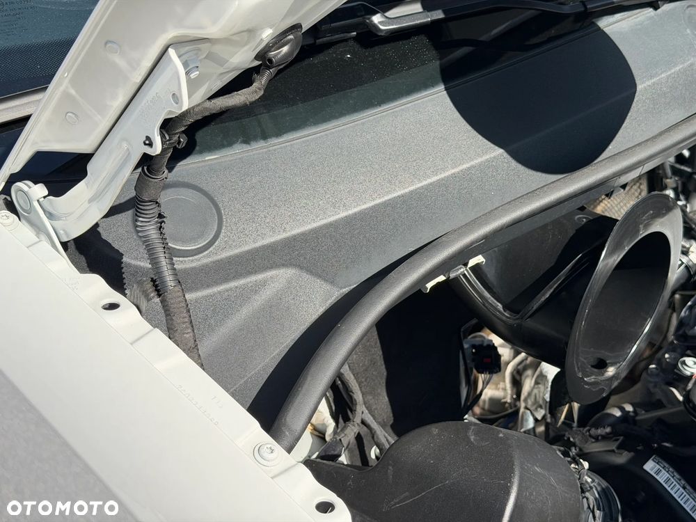 Volkswagen CRAFTER VAN VAT-1 z ZABUDOWĄ SERWISOWĄ WARSZTAT StoreVAN Półki, Szuflady, Kuwety na drobne przedmioty, Masaż fotela kierowcy, Fotel pneumatyczny terapeutyczny pilot ergoActive, Podgrzewana szyba, Kierownica wielofunkcyjna, Tempomat, Ogr. prędkości, Minibar, Fabrycne parktroniki przód i tył, DMC:3500kg, Homologacja haka 3000kg! Duża ładowność 1315kg Model L2H1 Paka dł. 3450mm - 17