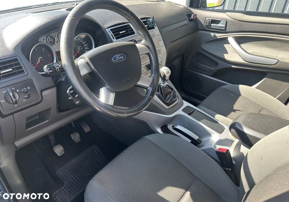 Ford Kuga - 9