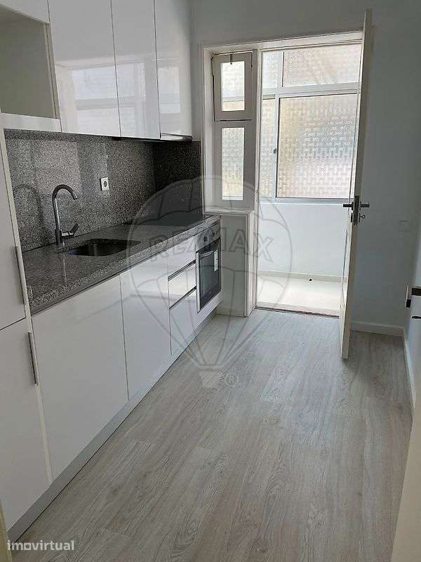 Apartamento T2 para arrendamento - Grande imagem: 4/14