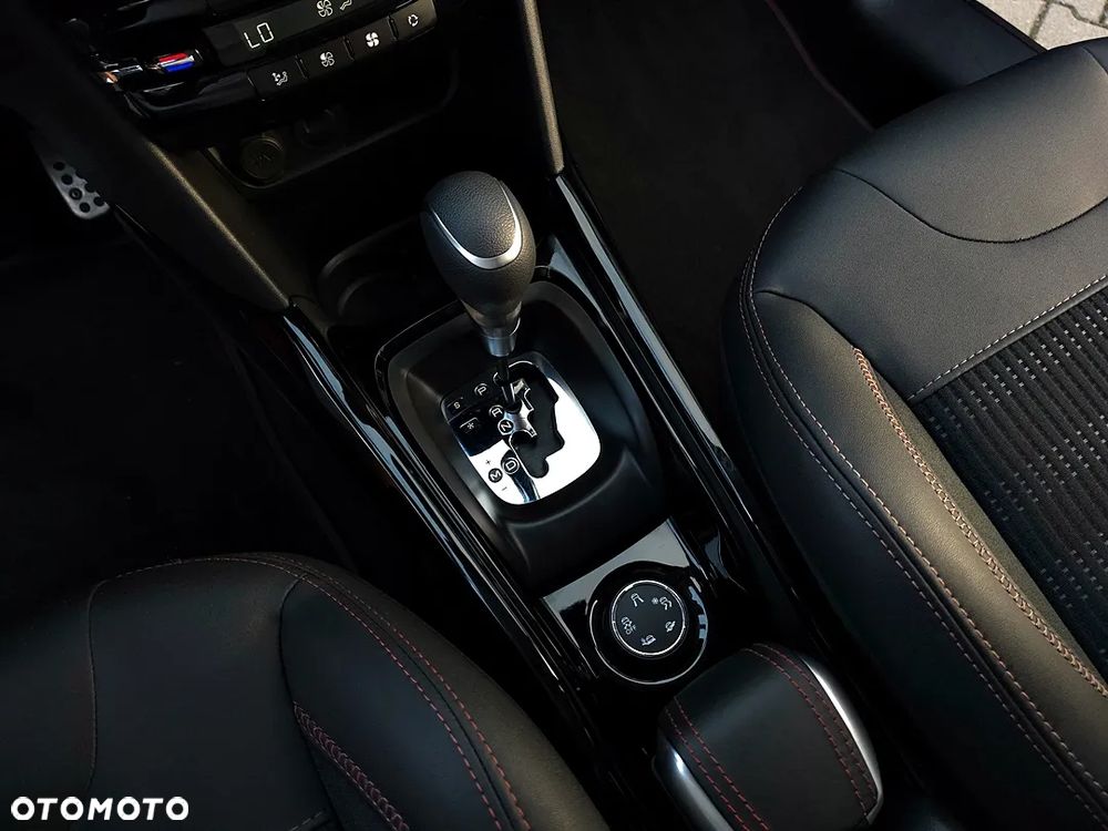 Peugeot 2008 BlueHDi 120 EAT6 Black Edition - 35