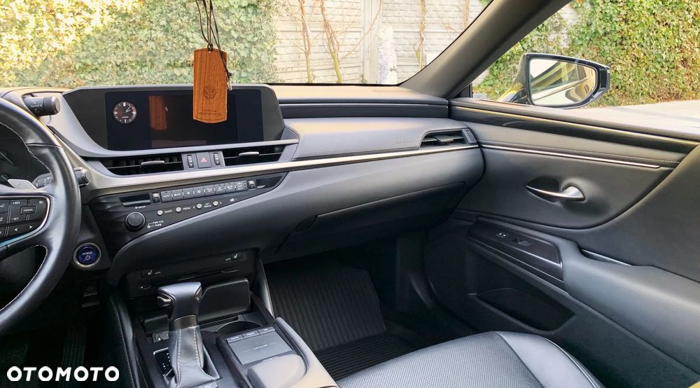 Lexus ES 300h Business Edition - 20
