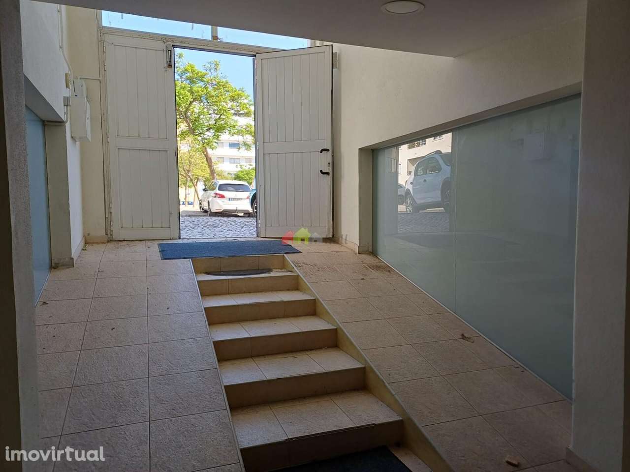 Garagem com 263 m2 no Bairro Afonso Costa - Setúbal - Grande imagem: 2/22