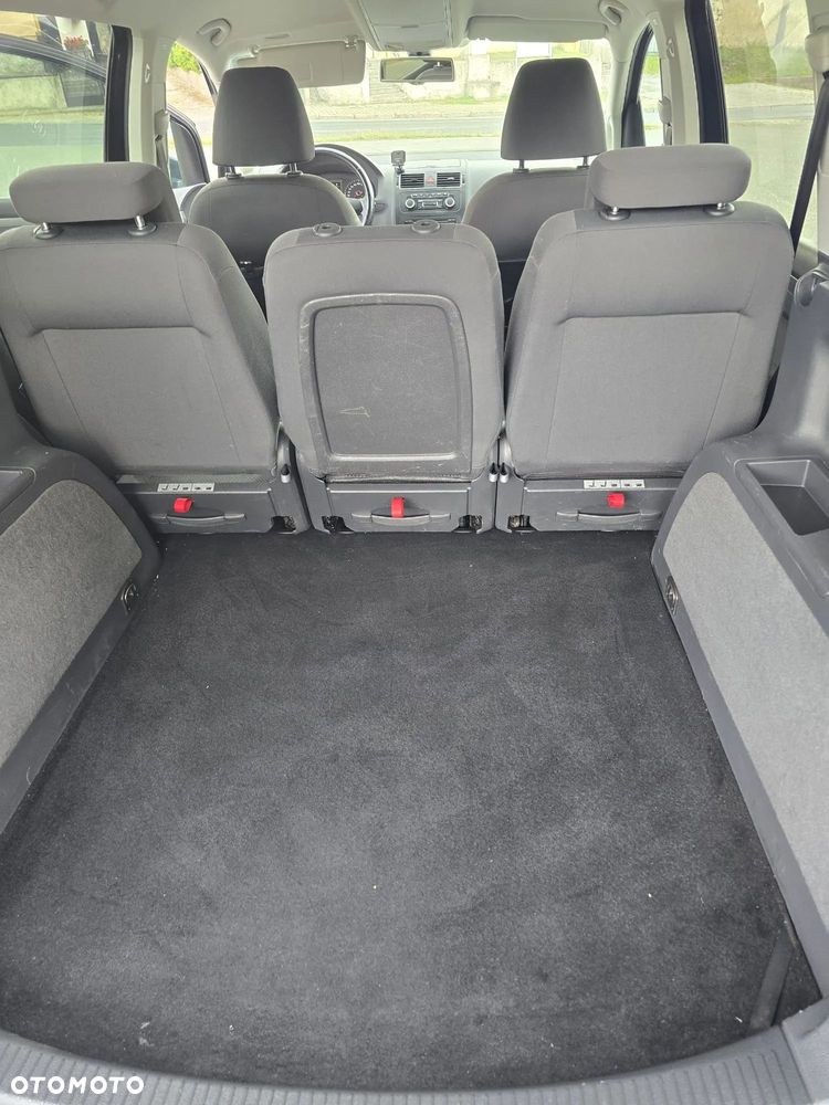 Volkswagen Touran - 18
