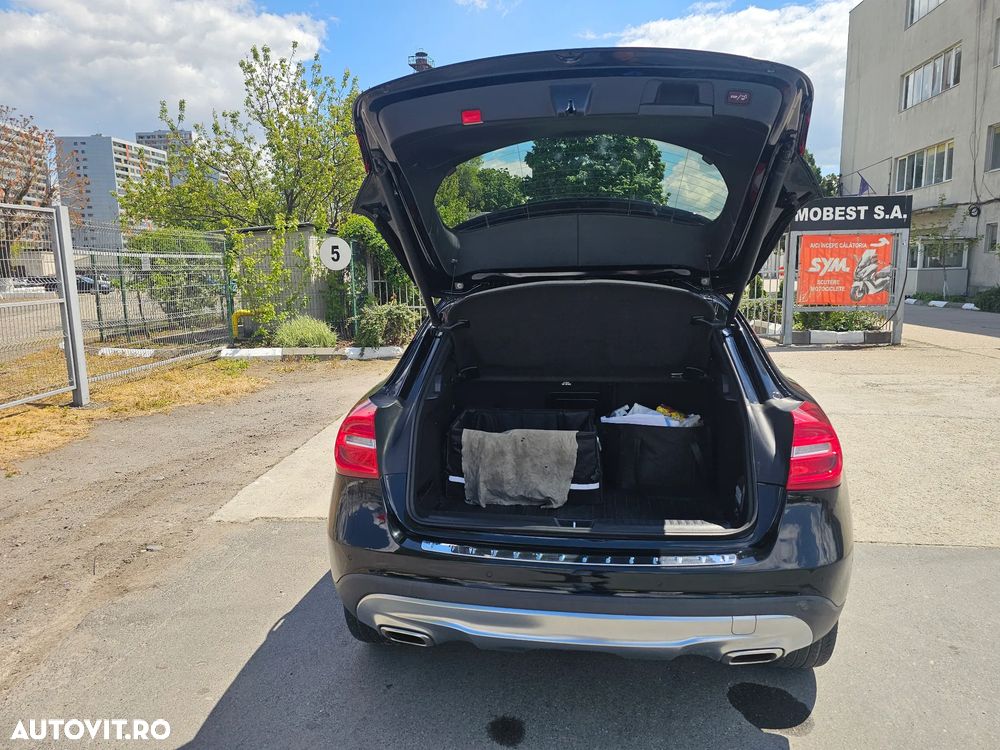 Mercedes-Benz GLA - 8