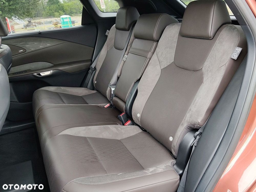 Lexus RX 450h+ Omotenashi - 15