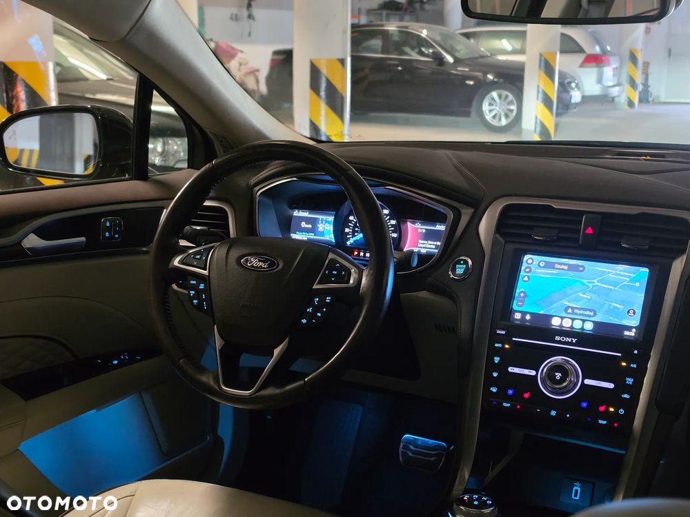 Ford Fusion - 27