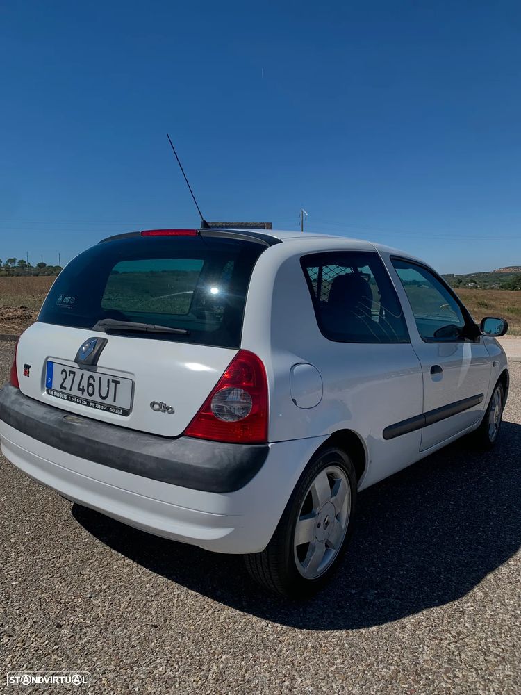 Renault Clio 2003 photo 3