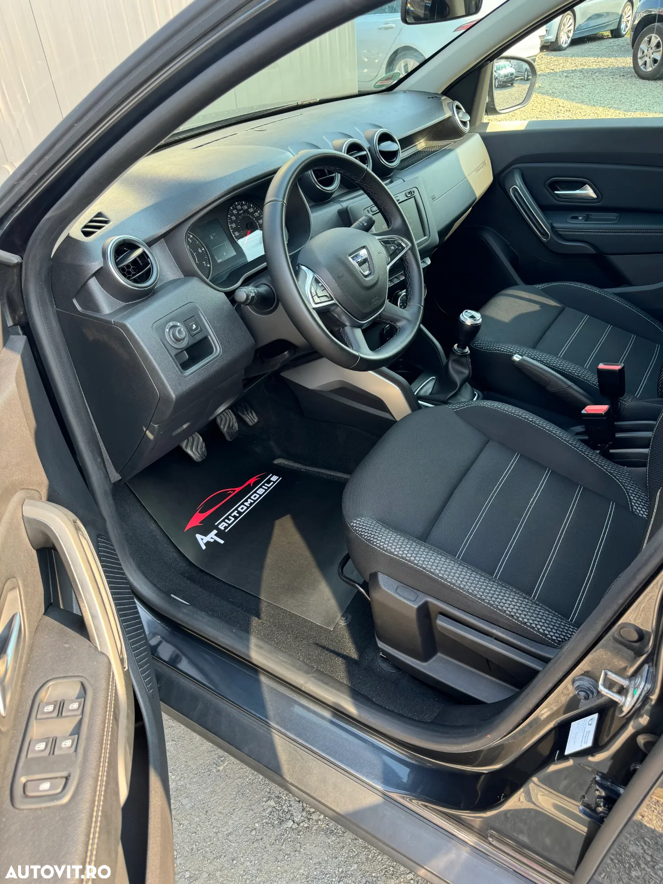Dacia Duster 1.6 SCe 4WD Prestige jante 17" - 7