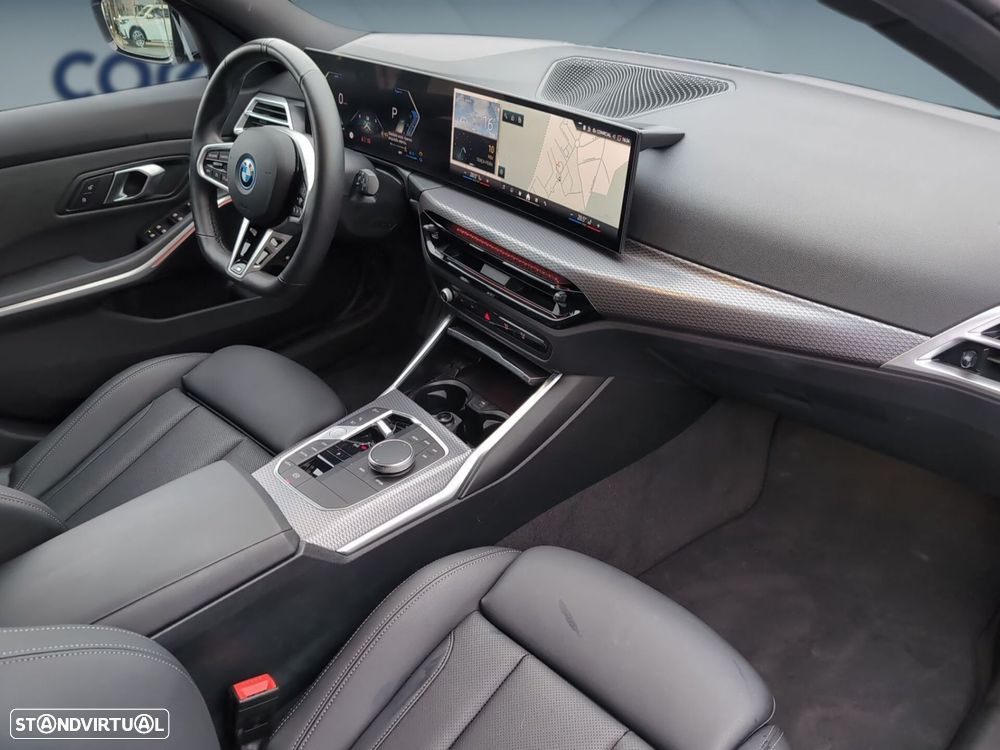 BMW 330 e Pack Desportivo M Auto - 18