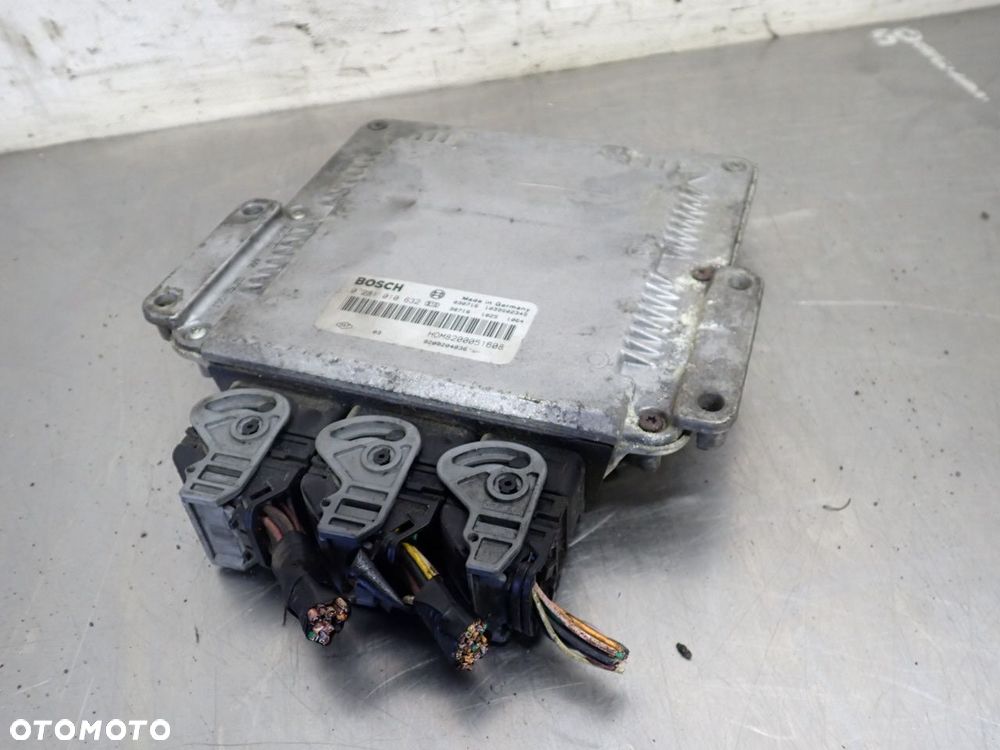 KOMPUTER SILNIKA RENAULT TRAFIC II 1.9 8200204836  0281010632 - 7