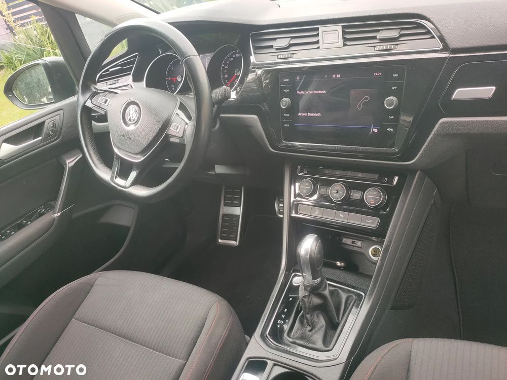Volkswagen Touran - 15