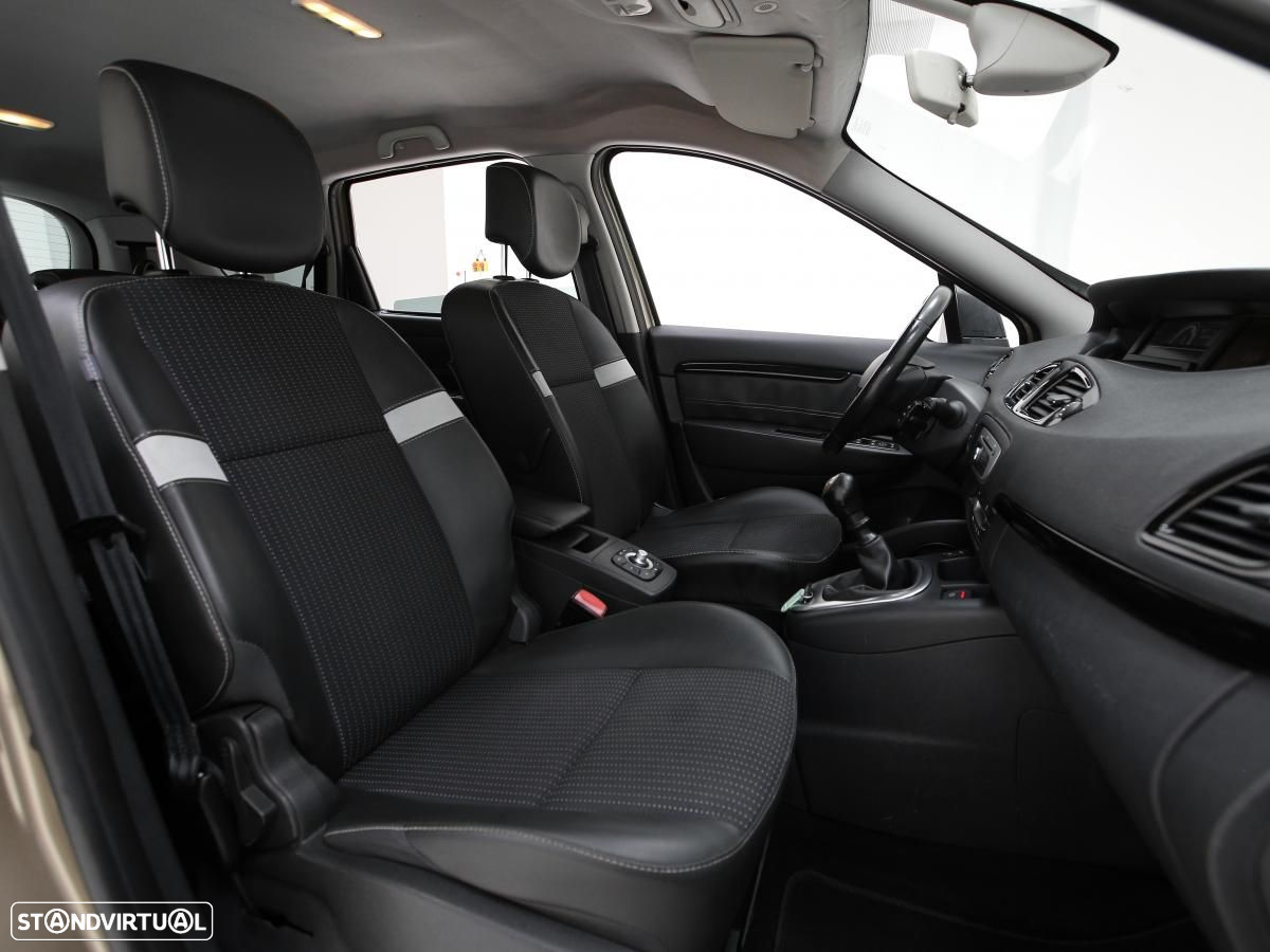 Renault Mégane Scénic - 11