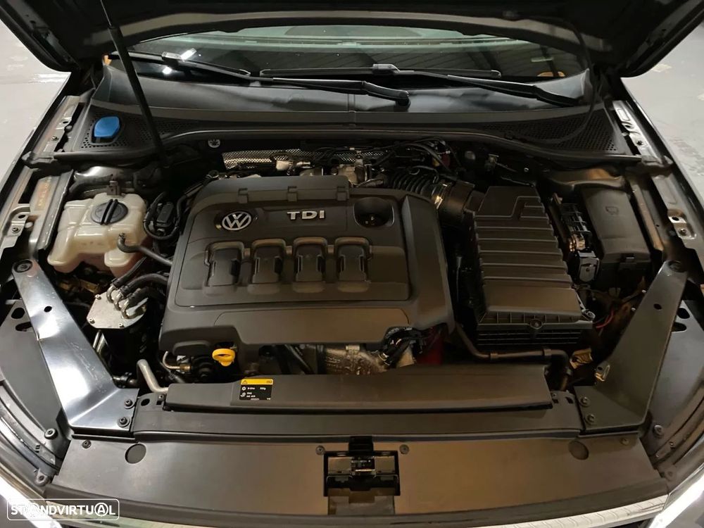 VW Passat Variant 2.0 TDi Highline DSG 4Motion - 20