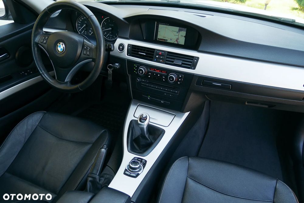 BMW Seria 3 318i Edition Exclusive - 19