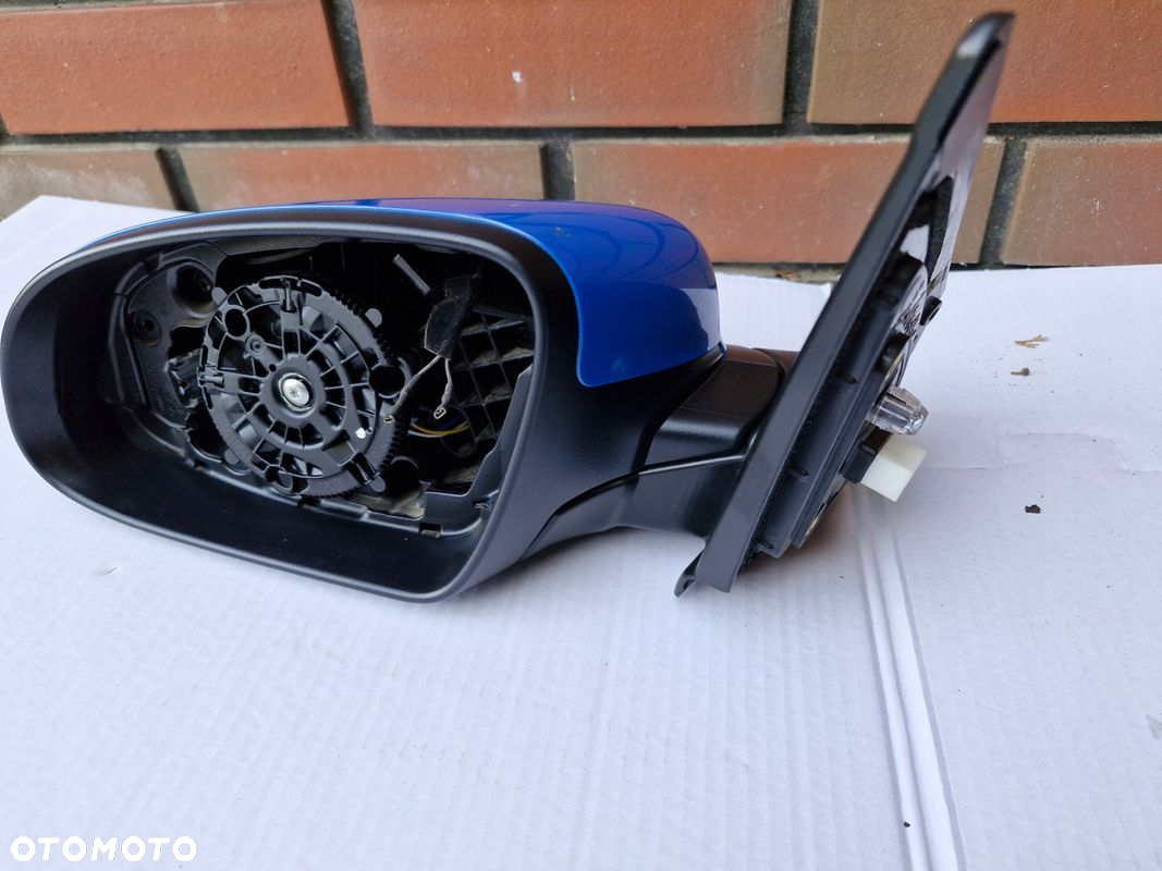 LUSTERKO LEWE HYUNDAI KONA 6 PIN 049774 - 7