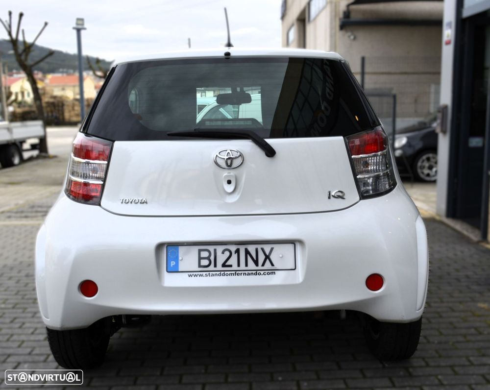 Toyota iQ 1.0 VVT-i Essential+AC - 51
