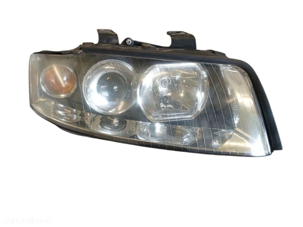 LAMPA PRAWA PRZEDNIA PRZÓD AUDI A4 B6 LAMPA PRAWA PRZEDNIA PRZÓD A4 B6 - 1