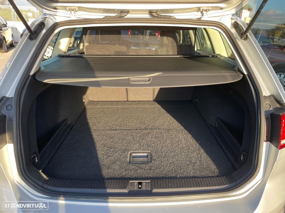 VW Passat Variant 2.0 TDi Confortline DSG - 19