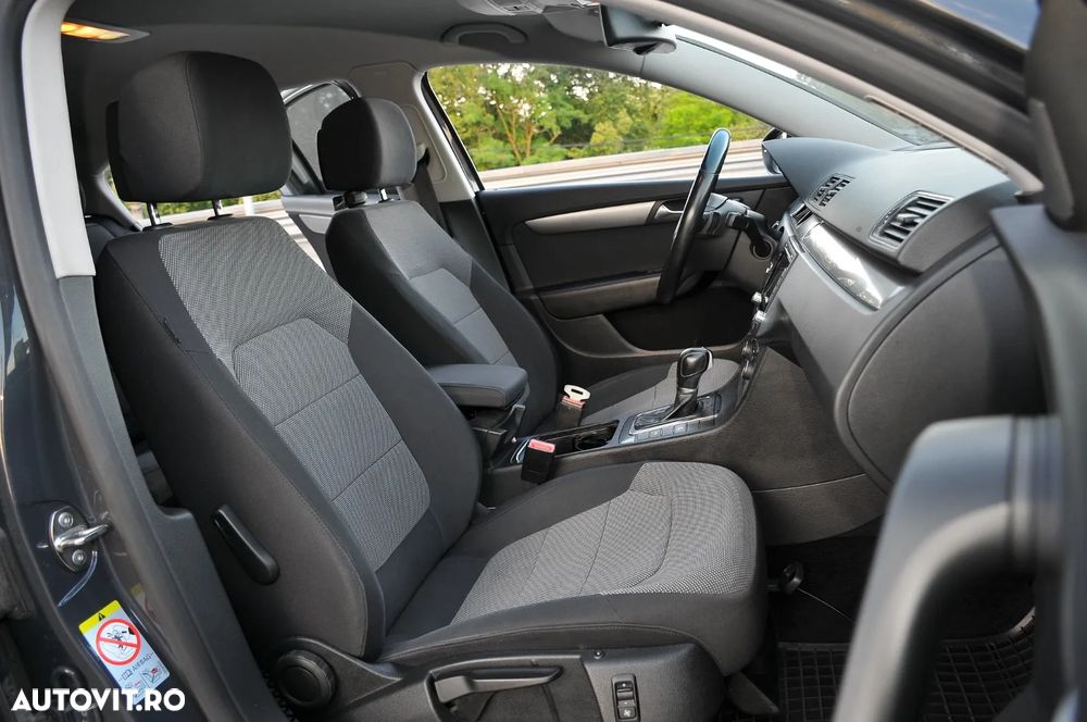 Volkswagen Passat 2.0 TDI BlueMotion Technology DSG Trendline - 9