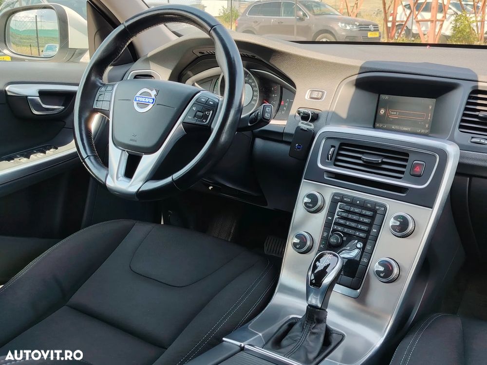 Volvo V60 D2 Start-Stop R-Design - 2