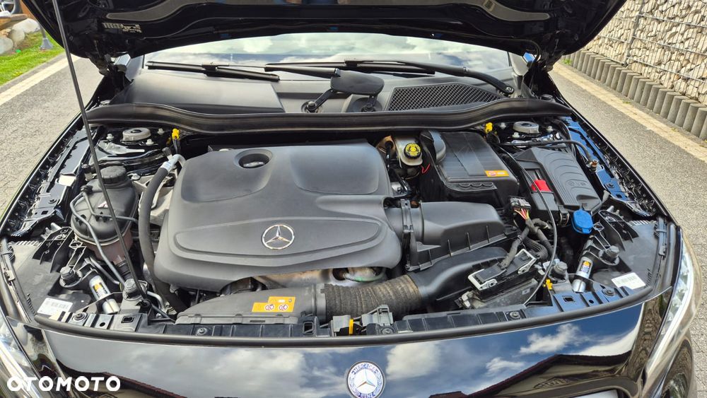 Mercedes-Benz GLA 200 7G-DCT AMG Line - 39