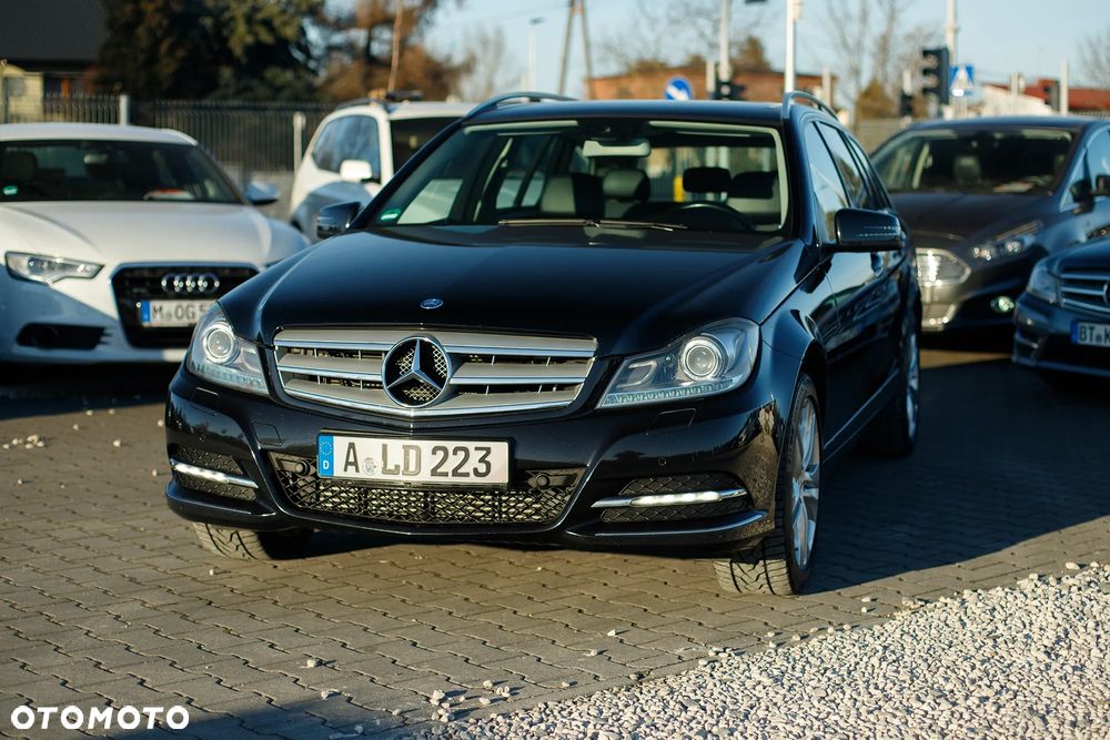 Mercedes-Benz Klasa C 200 (BlueEFFICIENCY) 7G-TRONIC Avantgarde - 1