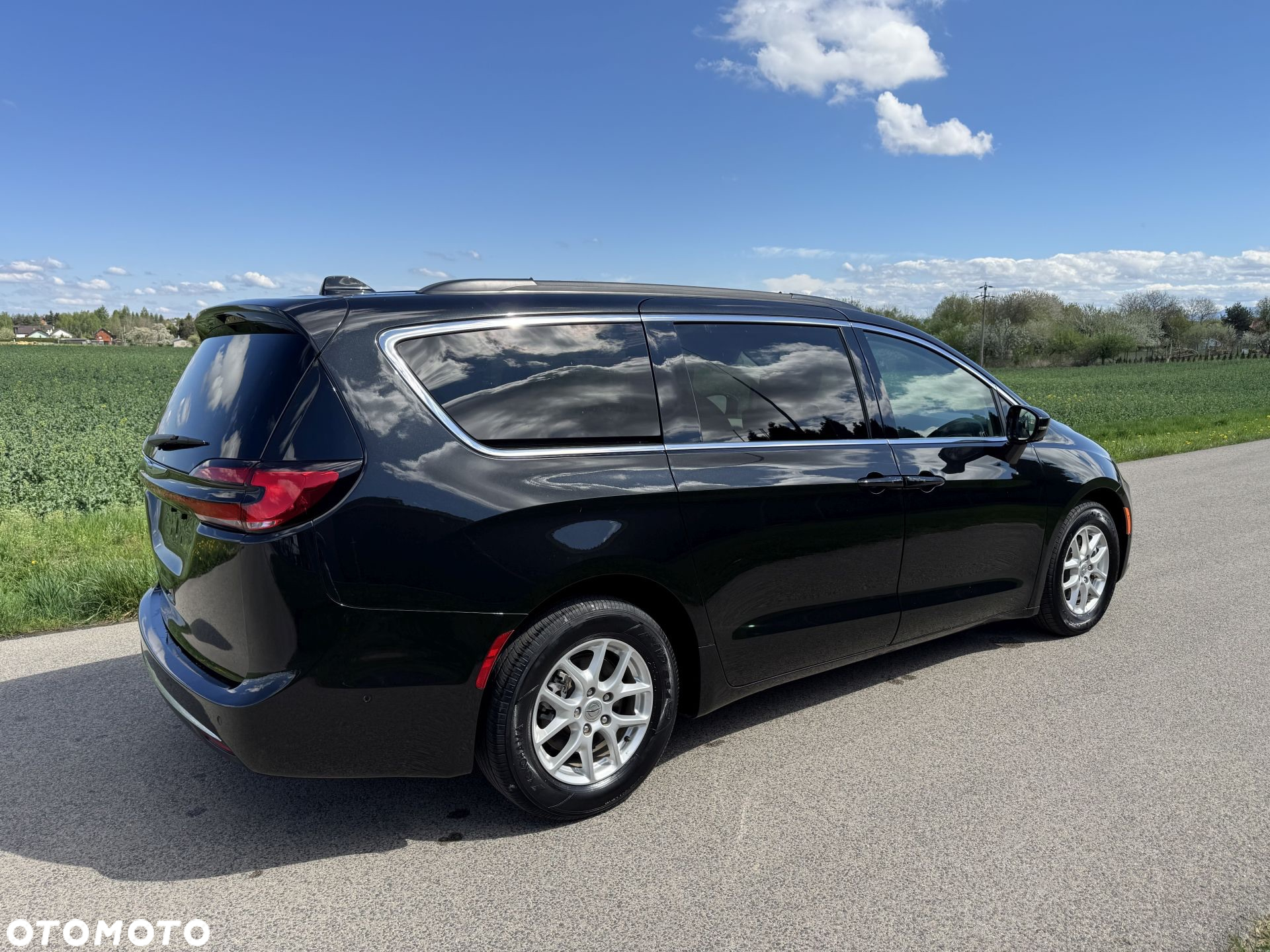 Chrysler Pacifica - 5