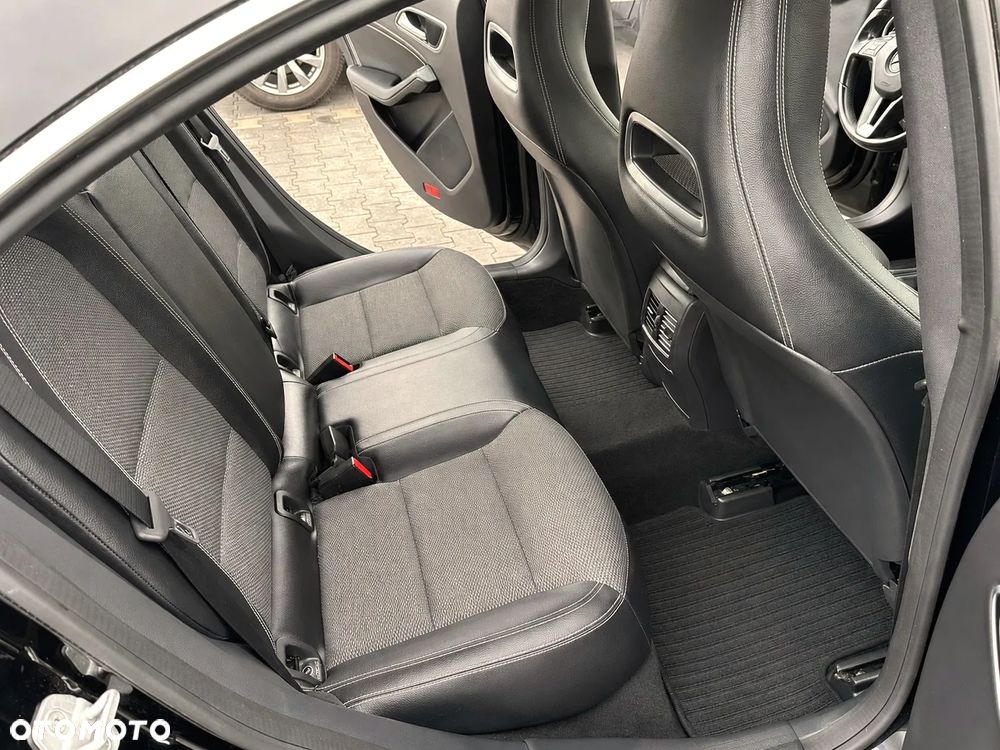 Mercedes-Benz CLA 180 BlueEFFICIENCY Edition - 22