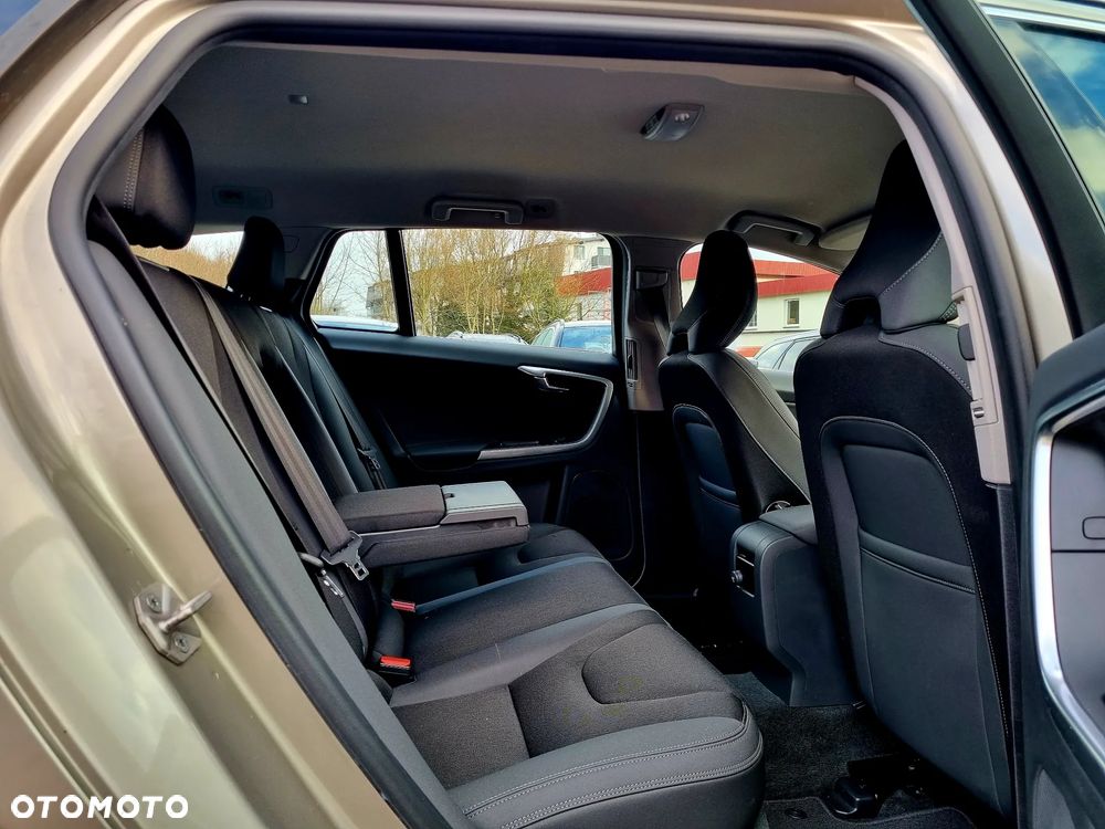 Volvo V60 D3 Edition - 13