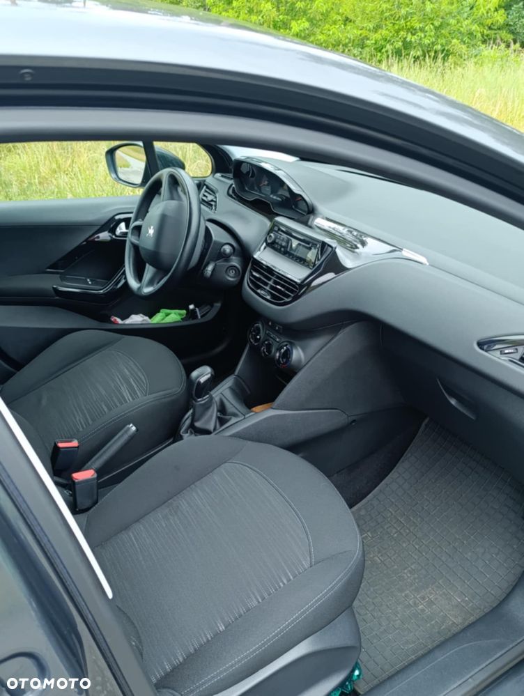 Peugeot 208 - 9