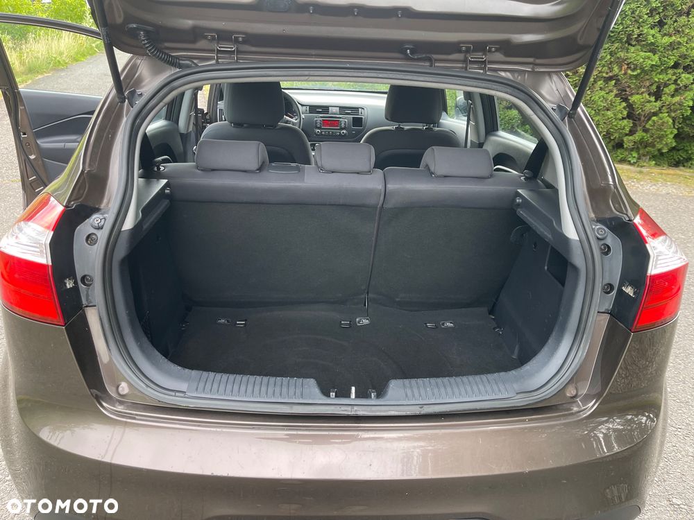 Kia Rio 1.2 Attract - 12